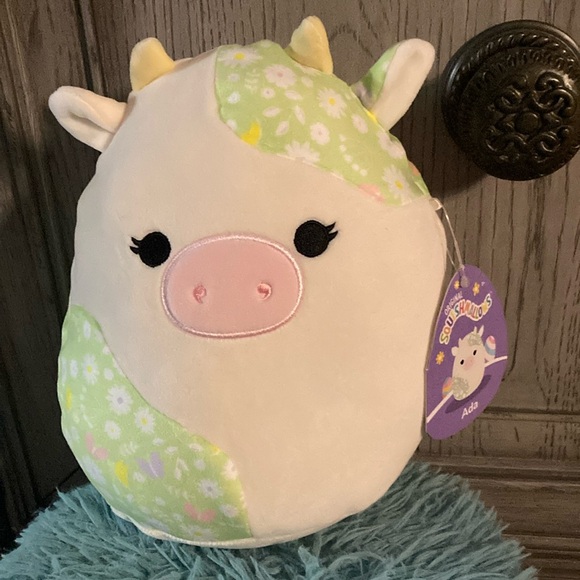 Squishmallows Other - BRAND NEW
SQUISHMALLOW 8”! NWT! SMOKE FREE HOME!
